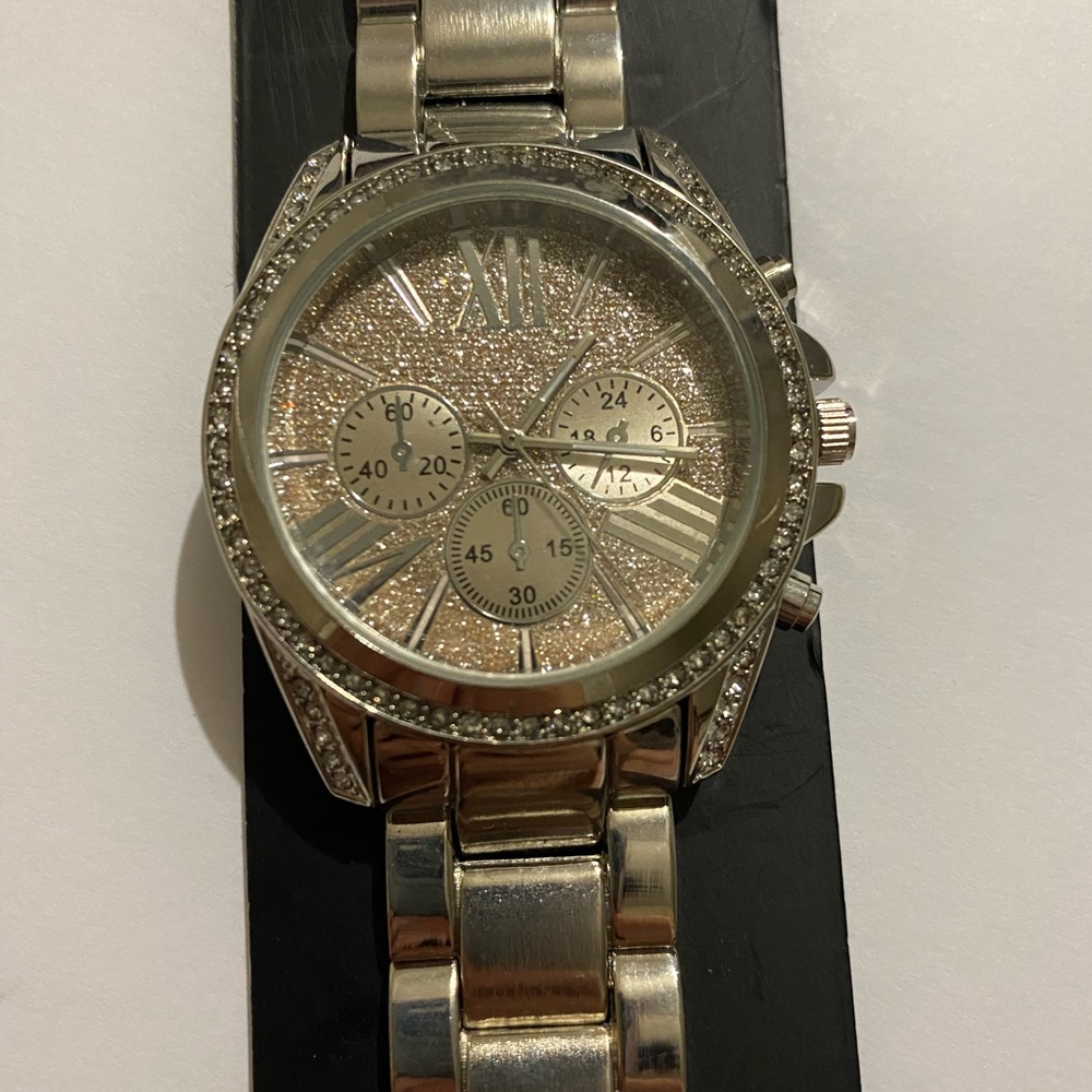 Watch - Picture 3 of 5